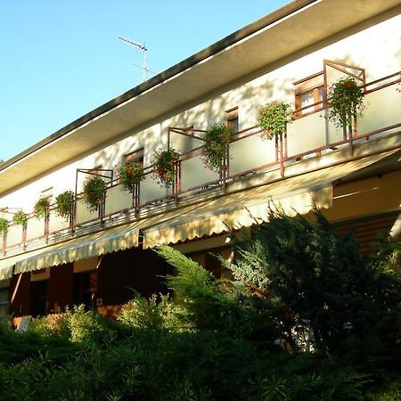 Albergo La Genzianella Miasino Экстерьер фото